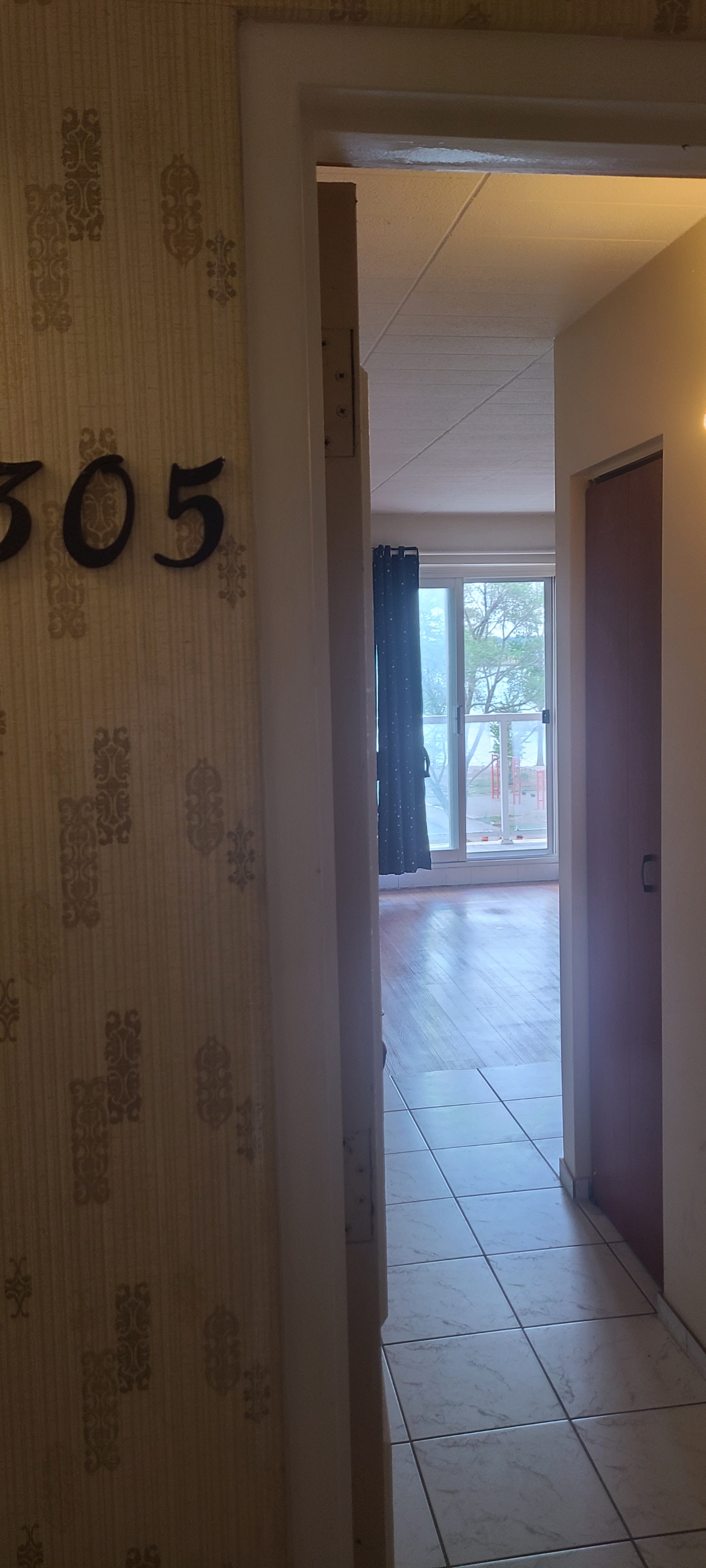 3044 Sandwich Street - 305